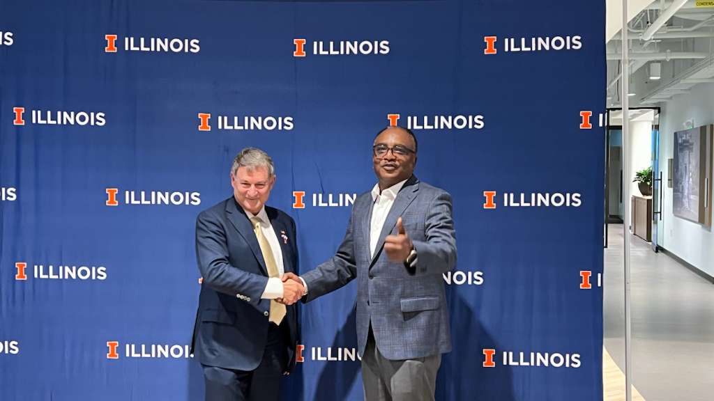 TopLayer_signingMOU_UIUC